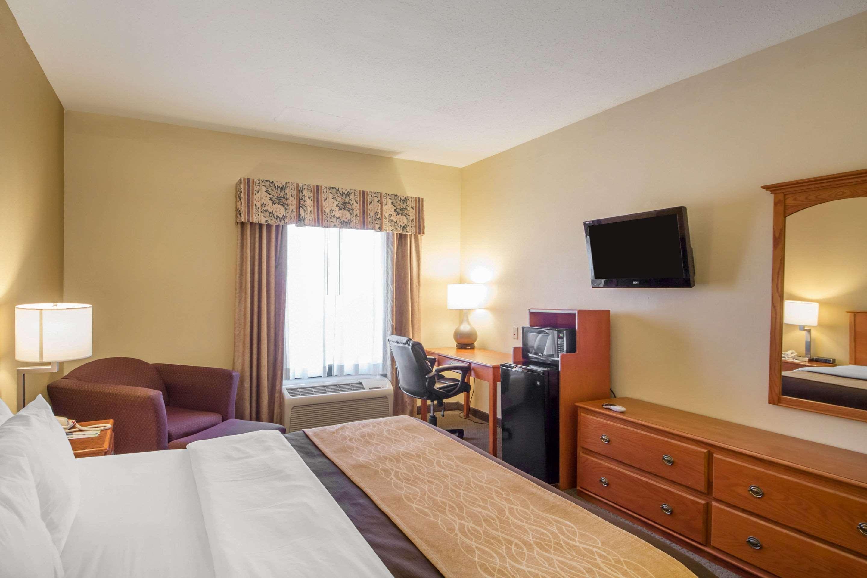 Quality Inn & Suites Midamerica Industrial Park Area Pryor Creek Exteriér fotografie